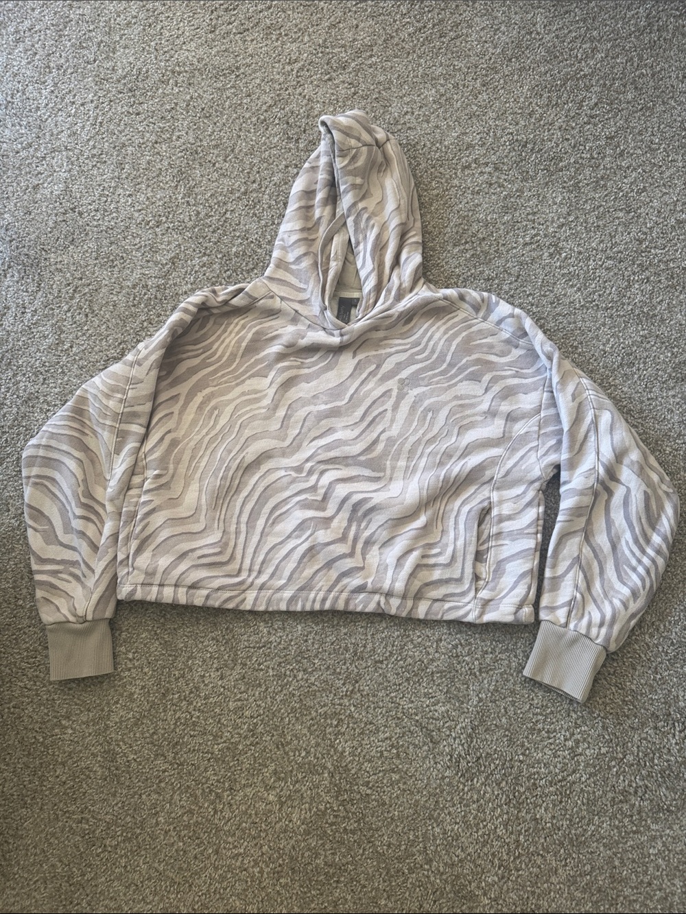 Sweaty Betty Light Gray Zebra-Print Cropped Hoodie